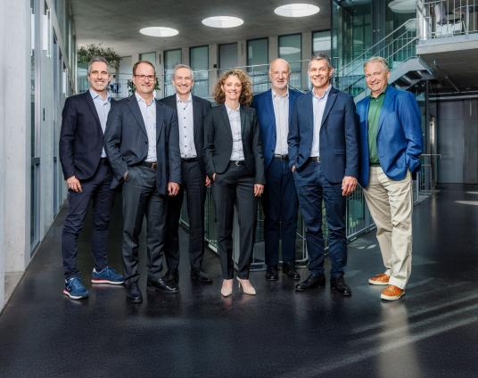 Die designierten und die bisherigen Mitglieder des Verwaltungsrates der Lindenhofgruppe: v.l. Andreas Kappeler, Dr. iur. Christoph Zimmerli, Urs Baumberger, Marion Thalmann, Dr. med. Meinrad Lienert, Andreas Schafer (VRP), PD Dr. med. Peter Reber